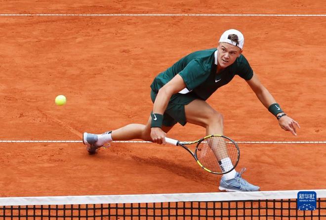 和伦纳德在 和伦纳德在